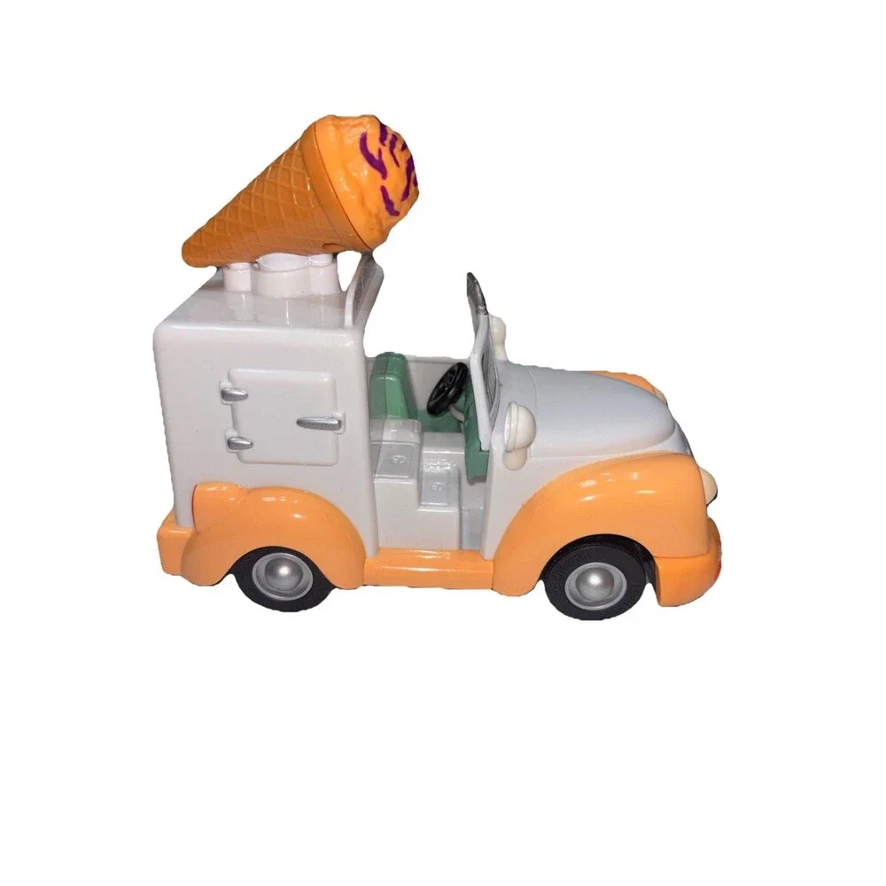 Chevron Summer Scoop 2003 Ice Cream Truck model 9934 Vintage